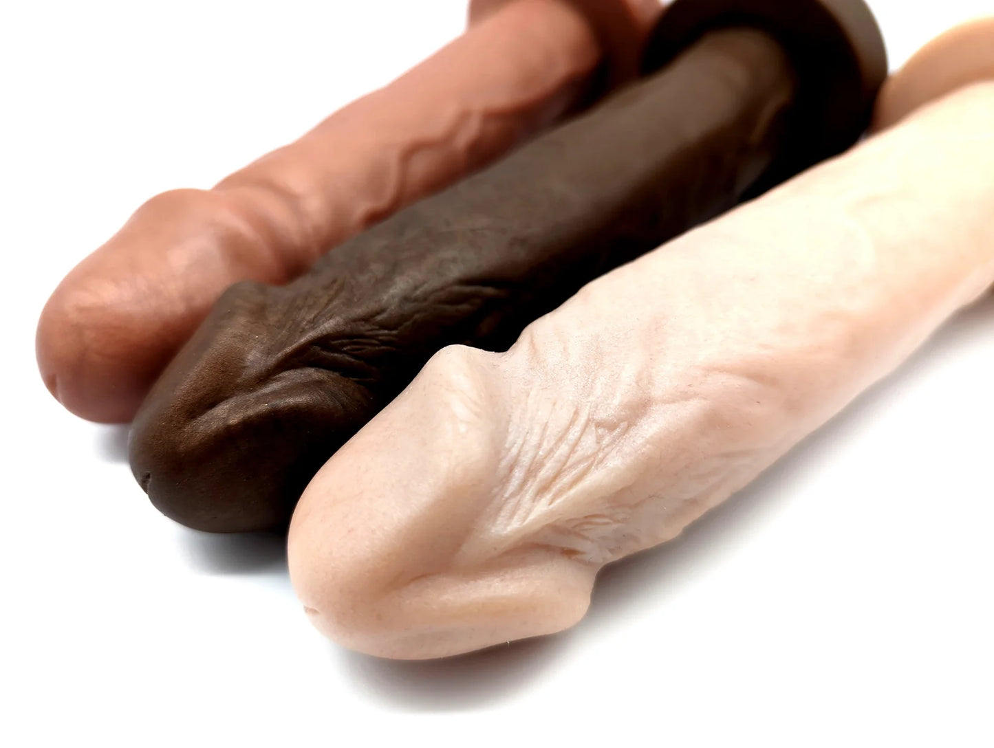 THE SUPERO REALISTIC DILDO